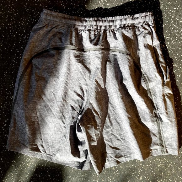 sample  LULULEMON Pace Breaker Short 5" Linerless - Picture 2 of 4